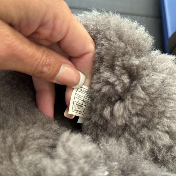 Charcoal Gray UGGS size 9 - Picture 6 of 6